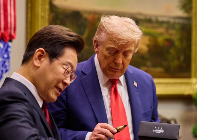 Lee, Trump exchange symbolic gifts at White House – The Korea Times