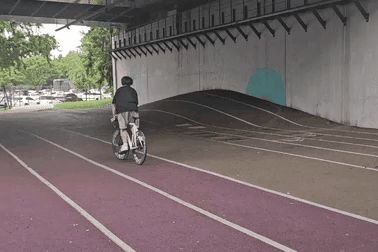 ‘No-brake’ fixed-gear bikes surge among teens despite deadly risks