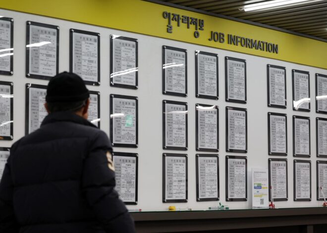 Korea posts slowest wage job growth in Q1 on manufacturing slowdown